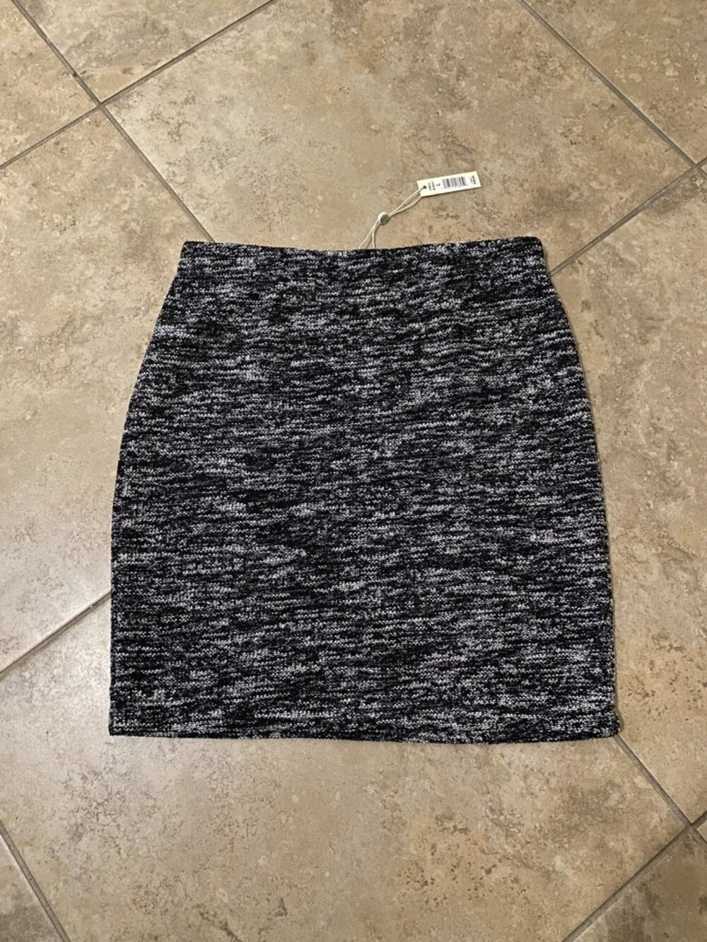 NWT$98 Max Studio Tweed Knit Mini Skirt Black White Elastic Waist New Sz L Large - Picture 3 of 13